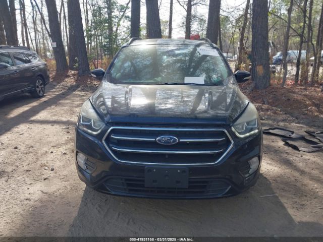 1FMCU0JD1HUE65762 Ford Escape Titanium