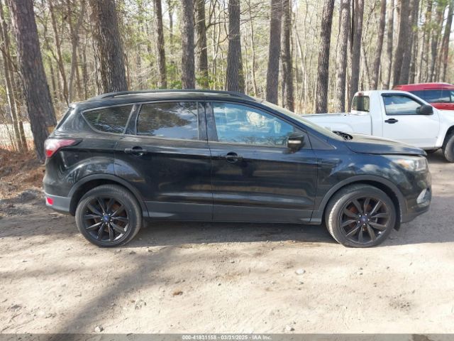 1FMCU0JD1HUE65762 Ford Escape Titanium