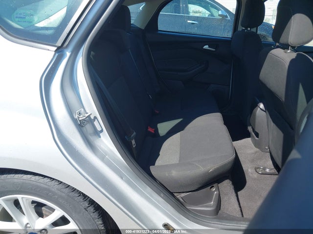 1FADP3K28JL236981 Ford FOCUS SE