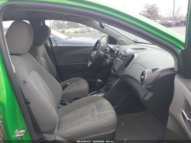 1G1JC5SH7F4152878 Chevrolet Sonic Lt Auto
