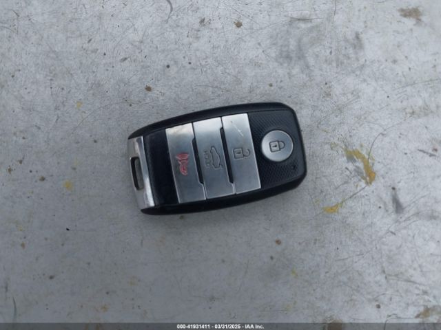 3KPFN4A83HE109188 KIA FORTE EX