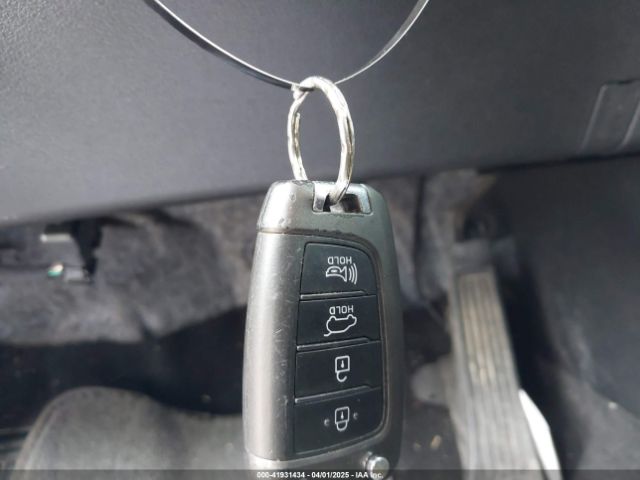 5NMS23AD4KH076717 Hyundai Santa Fe Se