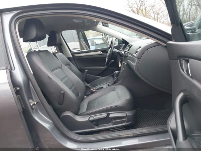 1VWAS7A35EC077370 Volkswagen Passat 1.8t Wolfsburg Edition