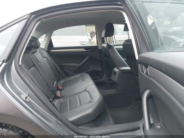 1VWAS7A35EC077370 Volkswagen Passat 1.8t Wolfsburg Edition