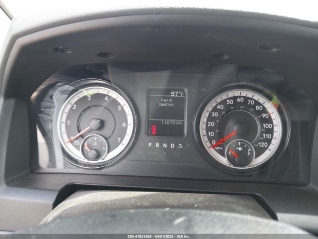1C6RR7ST4KS699323 RAM 1500 Classic Tradesman  4x4 6'4 Box