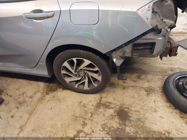 Honda CIVIC EX 2018 2HGFC2F76JH533471 Image 18