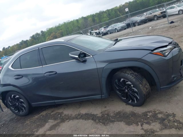 JTHX3JBH4N2047315 Lexus UX 200