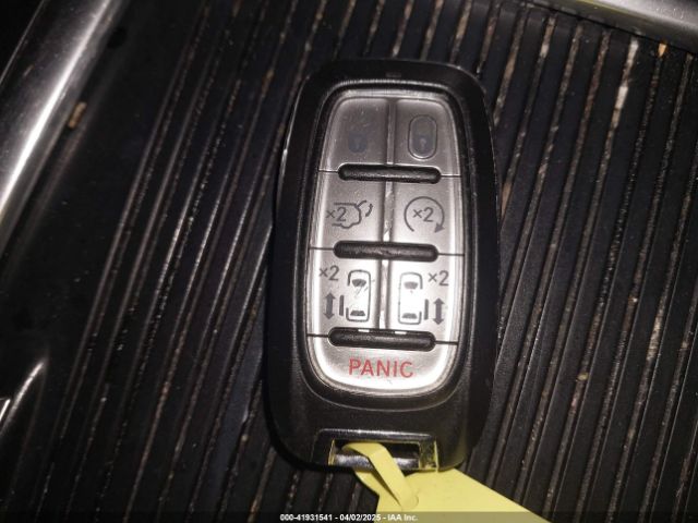 2C4RC1GG9JR256765 Chrysler Pacifica Limited