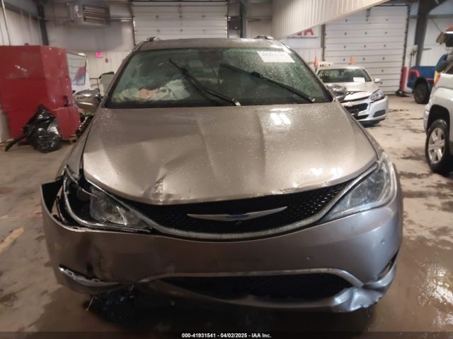 2C4RC1GG9JR256765 Chrysler Pacifica Limited