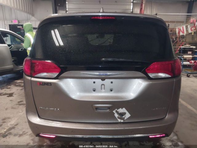2C4RC1GG9JR256765 Chrysler Pacifica Limited