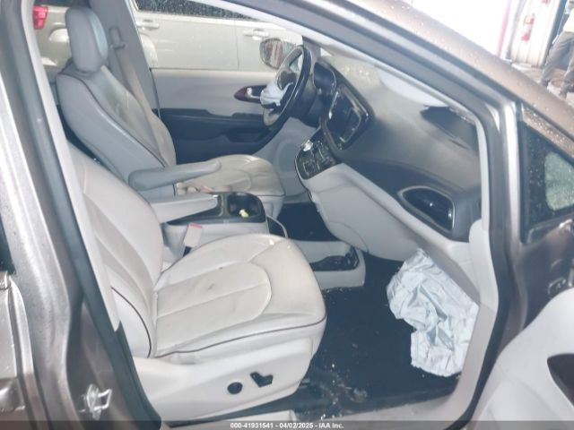 2C4RC1GG9JR256765 Chrysler Pacifica Limited