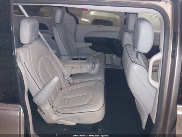2C4RC1GG9JR256765 Chrysler Pacifica Limited