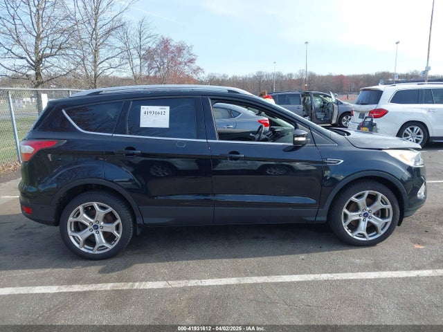 1FMCU9J98HUA56853 Ford Escape Titanium