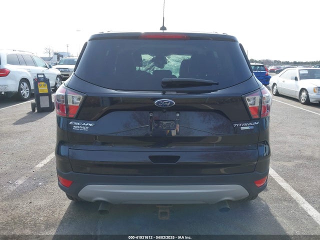 1FMCU9J98HUA56853 Ford Escape Titanium