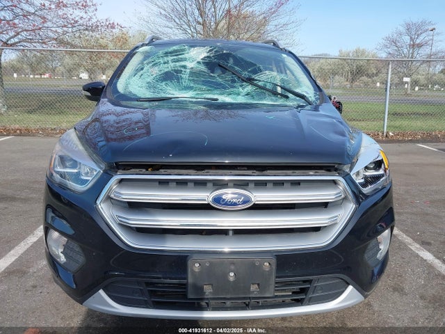 1FMCU9J98HUA56853 Ford Escape Titanium