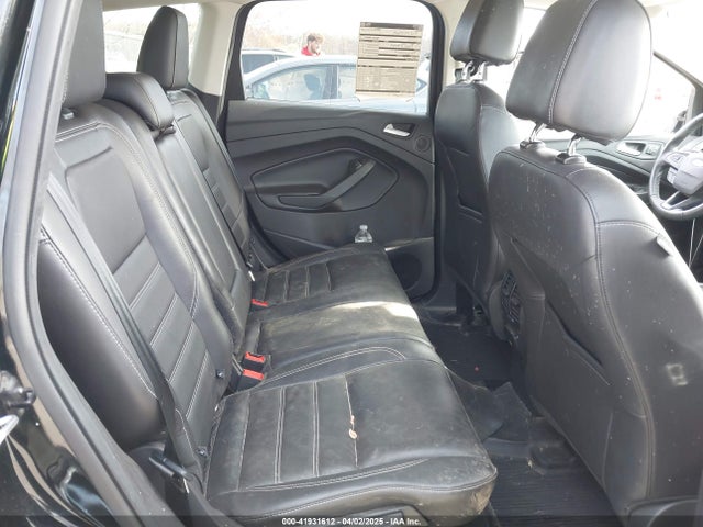 1FMCU9J98HUA56853 Ford Escape Titanium