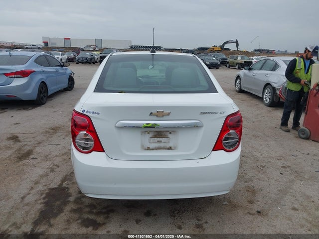 1G1JC5SH7F4112395 Chevrolet Sonic Lt Auto