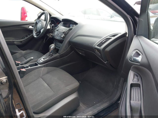 1FADP3F23JL203672 Ford FOCUS SE