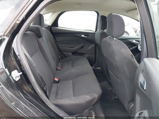 1FADP3F23JL203672 Ford FOCUS SE