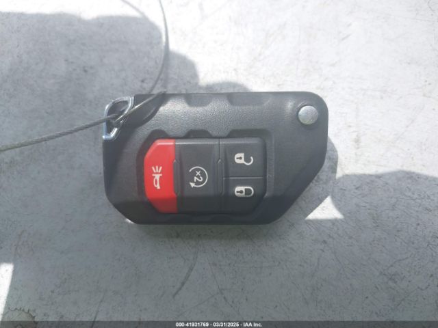 1C4HJXDG6KW539951 Jeep Wrangler Unlimited Sport Altitude 4x4