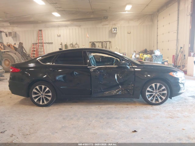 3FA6P0T9XKR259670 Ford FUSION SE