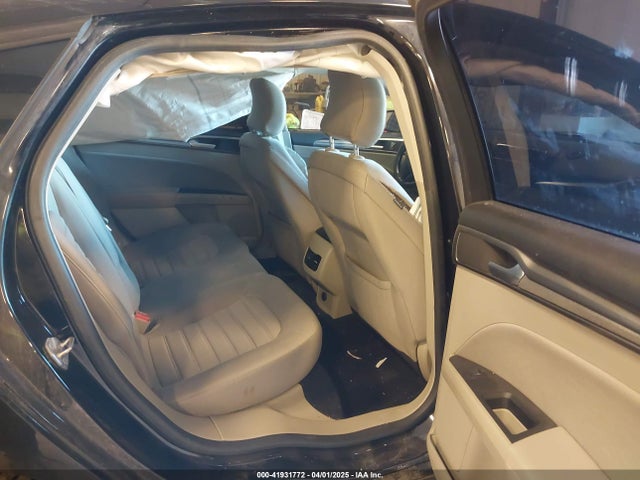 3FA6P0T9XKR259670 Ford FUSION SE
