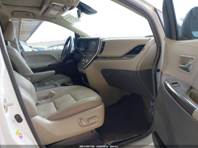 5TDYZ3DC0JS956785 Toyota Sienna Xle Premium 8 Passenger