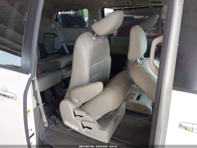 5TDYZ3DC0JS956785 Toyota Sienna Xle Premium 8 Passenger