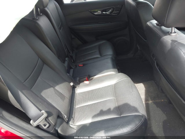 JN8AT2MV5HW263238 Nissan Rogue Sl