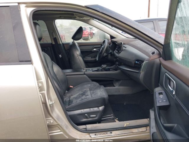 JN8AT3DC3MW103891 Nissan Rogue Platinum Fwd