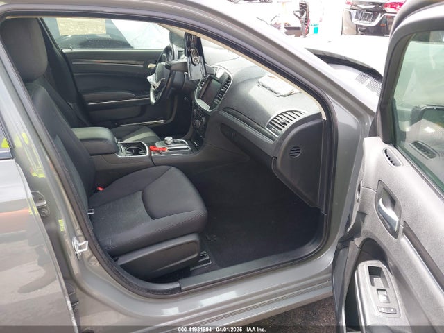 2C3CCAAGXKH614465 Chrysler 300 Touring