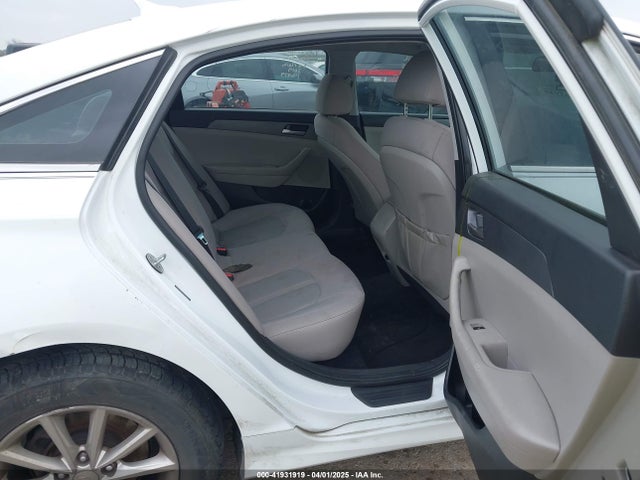 5NPE24AFXKH796899 Hyundai SONATA SE