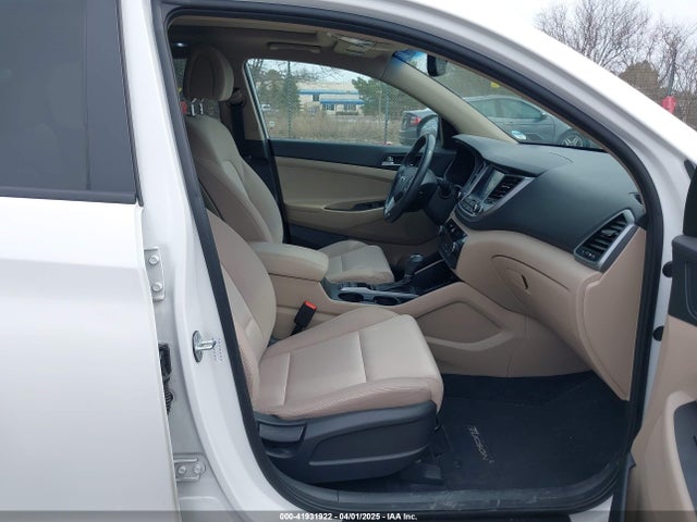 KM8J3CA27JU707521 Hyundai Tucson Value