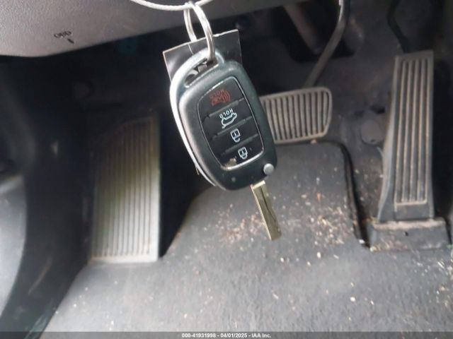 KM8J23A45KU066777 Hyundai TUCSON SE