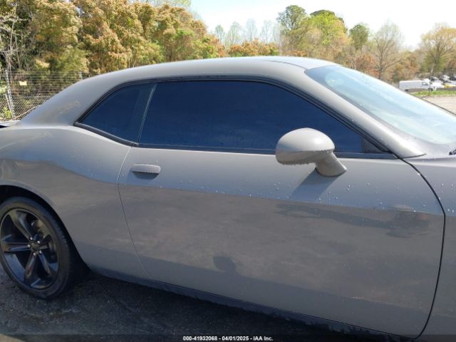 2C3CDZAG3JH270584 Dodge Challenger Sxt