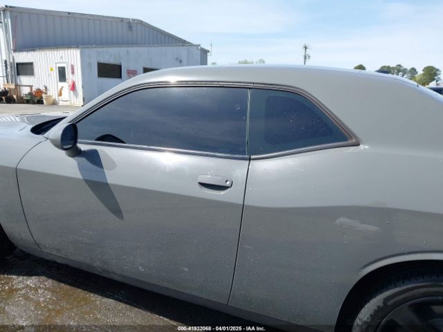 2C3CDZAG3JH270584 Dodge Challenger Sxt