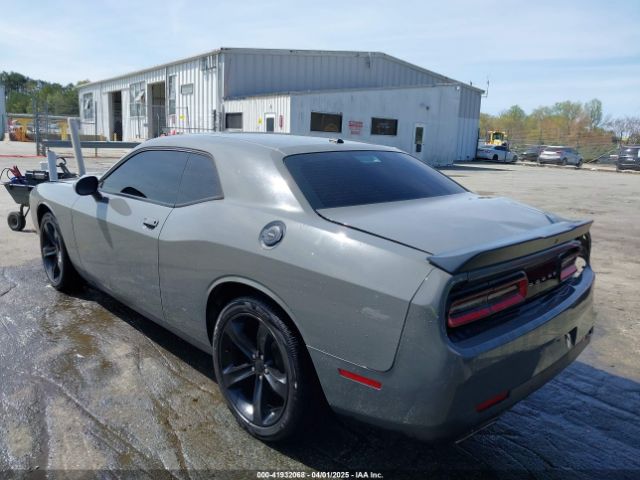 2C3CDZAG3JH270584 Dodge Challenger Sxt