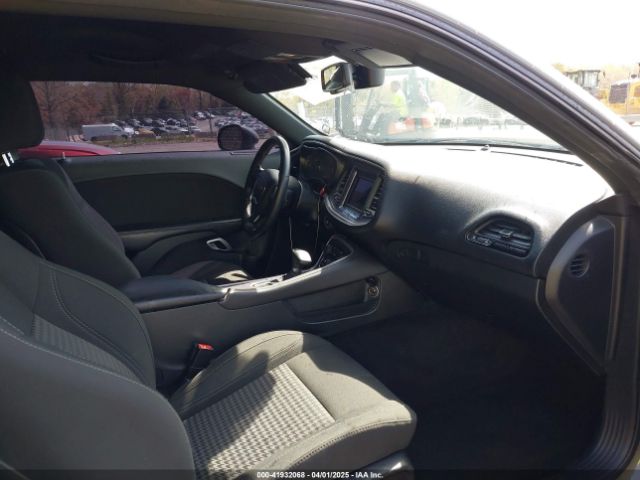 2C3CDZAG3JH270584 Dodge Challenger Sxt