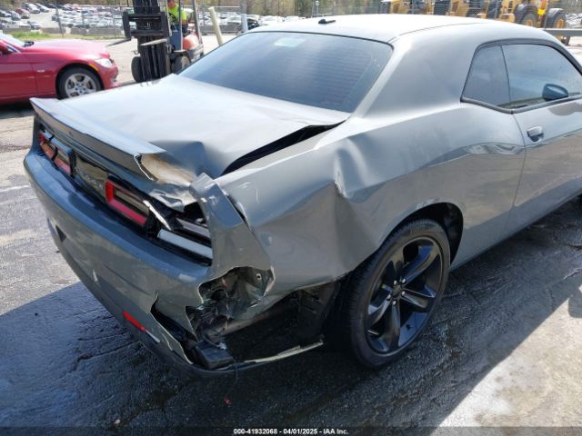 2C3CDZAG3JH270584 Dodge Challenger Sxt