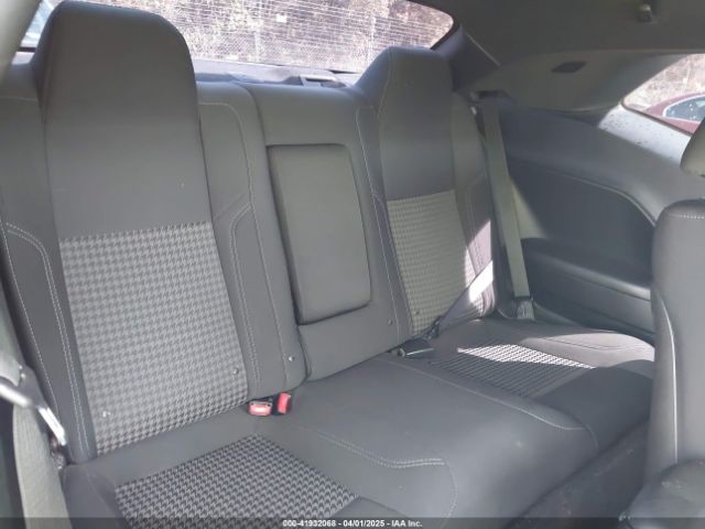 2C3CDZAG3JH270584 Dodge Challenger Sxt