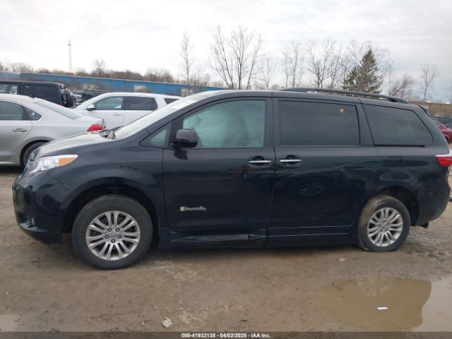 5TDYZ3DC6HS826682 Toyota Sienna Xle 8 Passenger