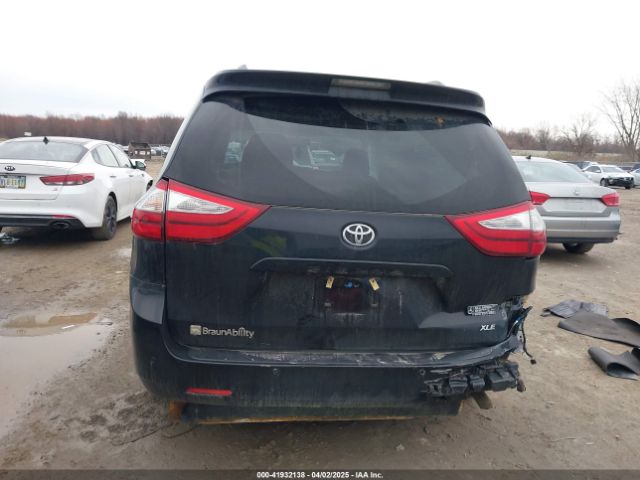 5TDYZ3DC6HS826682 Toyota Sienna Xle 8 Passenger