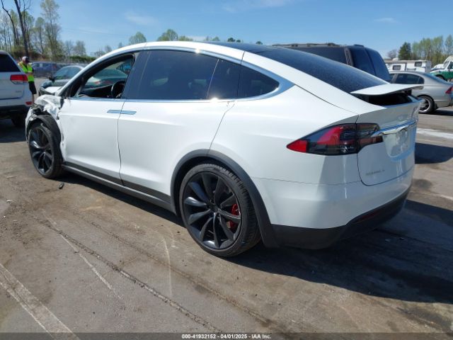 2018 TESLA MODEL X 5YJXCBE40JF108750 Photo 2