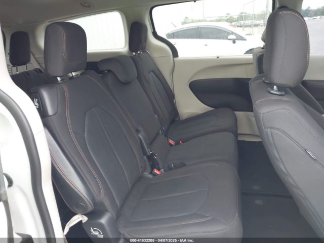 2C4RC1FG4LR135808 Chrysler Pacifica Touring