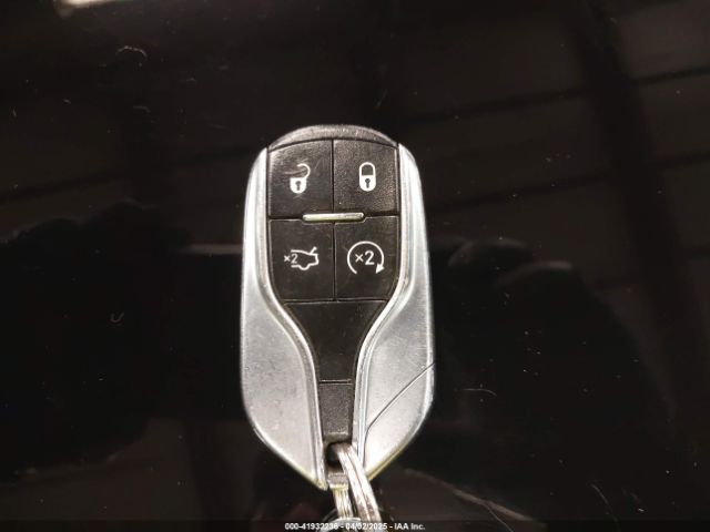 2019 MASERATI LEVANTE ZN661XUA5KX308311 Photo 10
