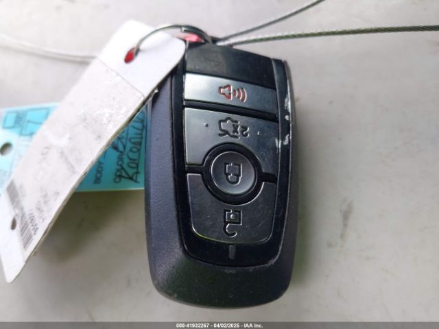 3FA6P0HD7JR232860 Ford FUSION SE