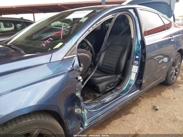 3FA6P0HD7JR232860 Ford FUSION SE