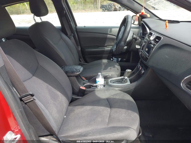 Chrysler 200 LX 2014 1C3CCBAB1EN209312 Image 5