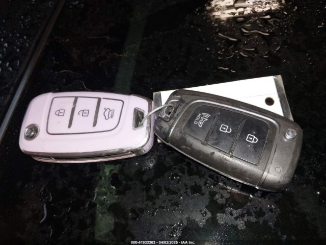 KMHRC8A35NU150896 Hyundai Venue Sel