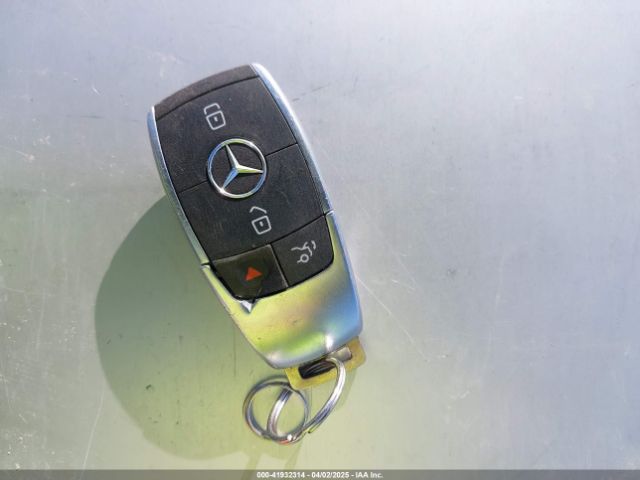WDDWJ8DB8KF826229 Mercedes-Benz C 300